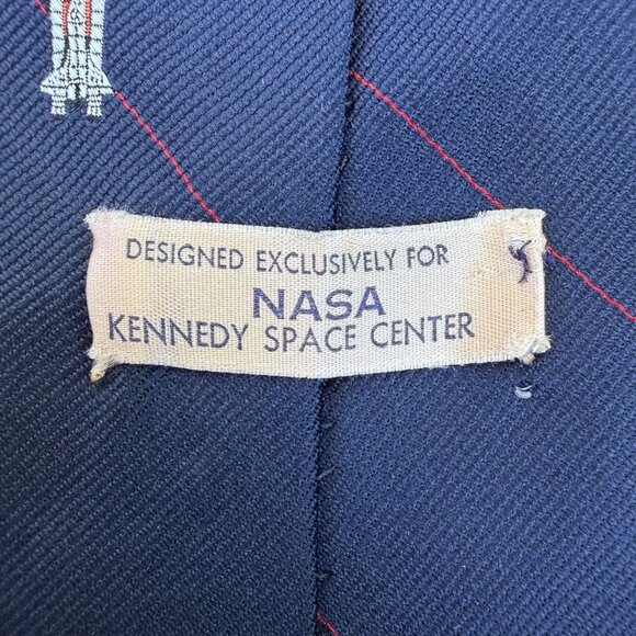 Nasa Navy Space Shuttle Pattern Tie 1983 Kennedy Space Center Exclusive - Picture 2 of 8